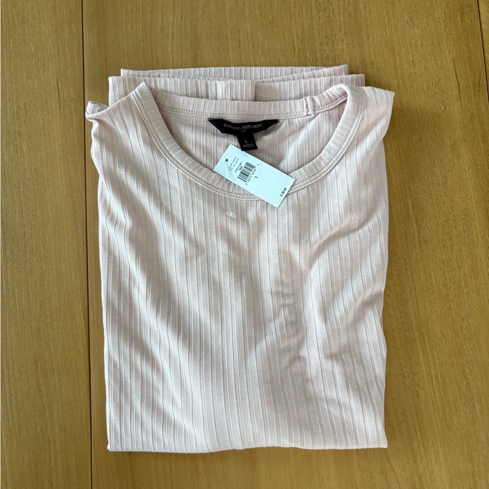 Banana Republic Light Pink Ribbed Tee, NWT, L